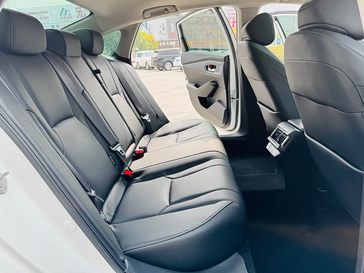 Фото 11 - Honda Accord