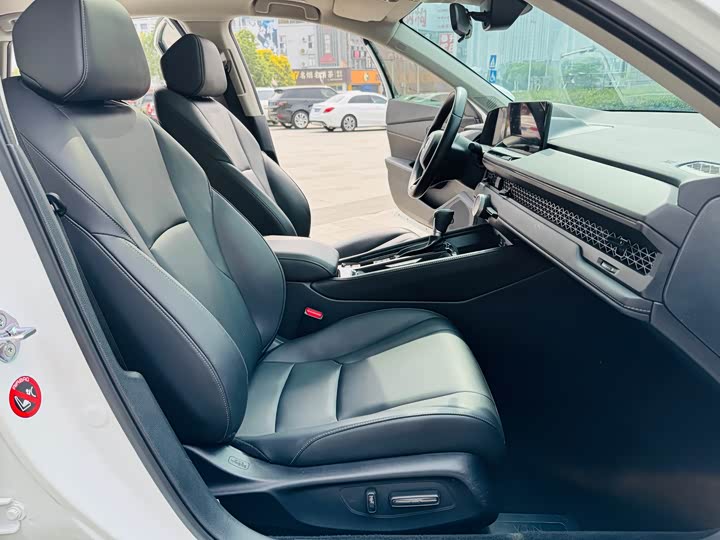 Фото 12 - Honda Accord