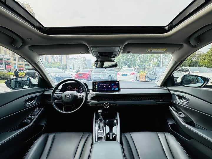 Фото 14 - Honda Accord