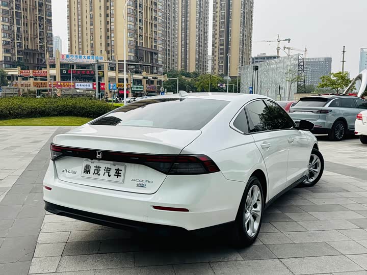 Фото 7 - Honda Accord