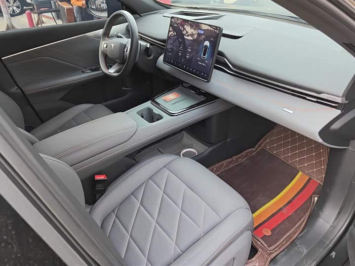 Фото 8 - Changan Deepal S05