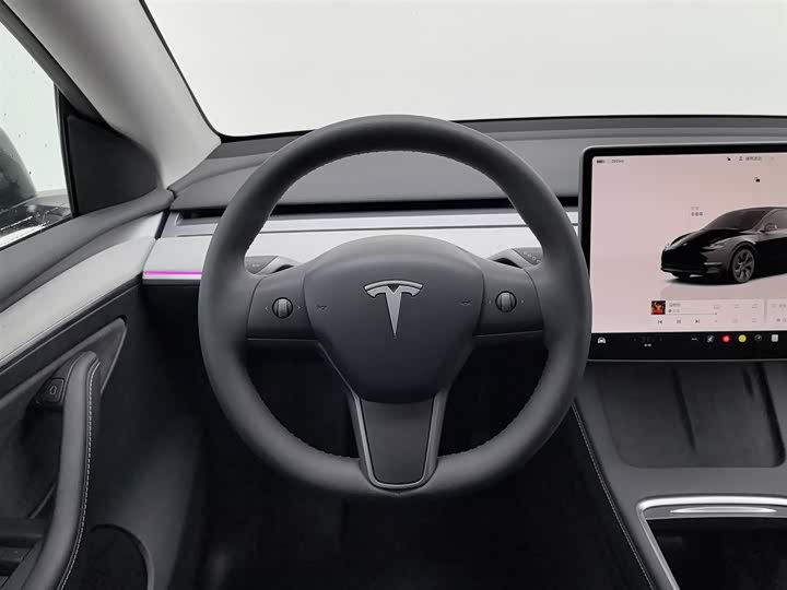 Фото 11 - Tesla Model Y