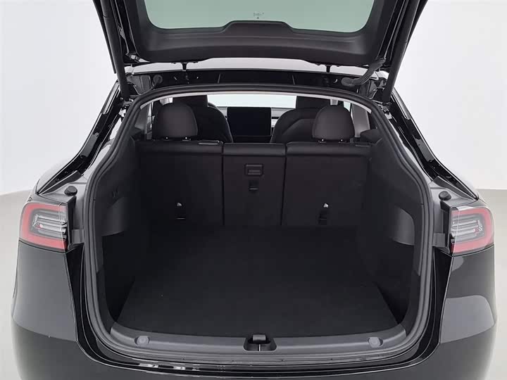 Фото 16 - Tesla Model Y