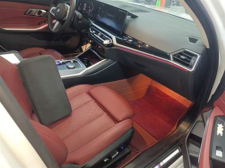 Фото 25 - BMW 3 Series