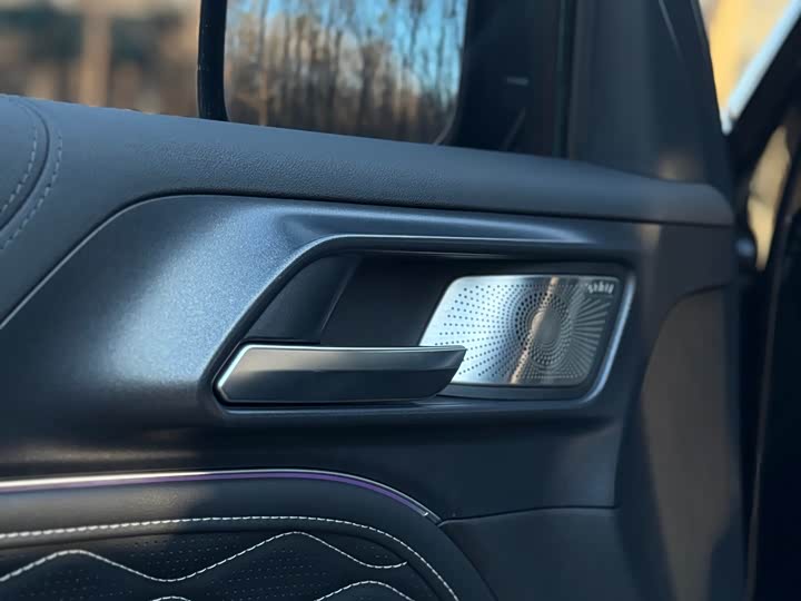 Фото 4 - Tank 300