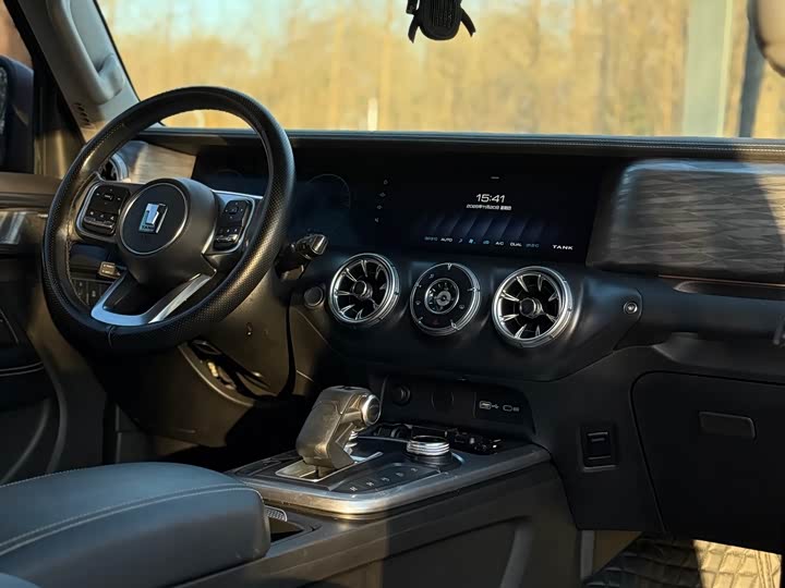 Фото 9 - Tank 300