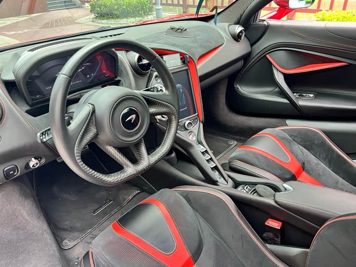 Фото 12 - McLaren 720S