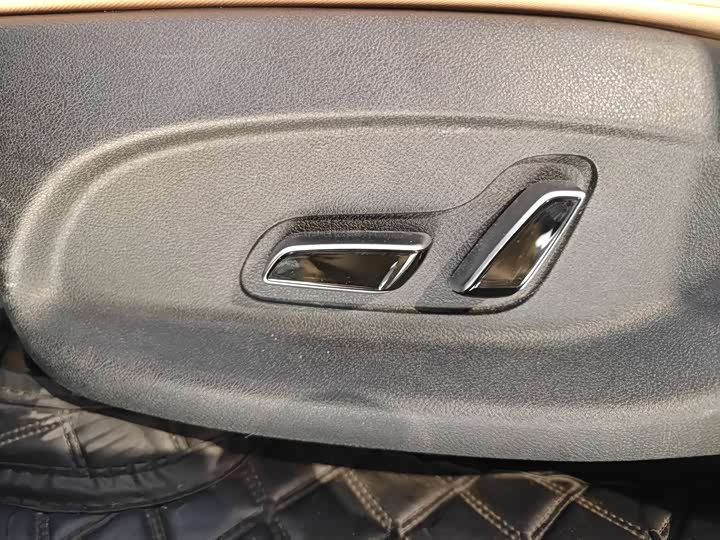 Фото 11 - BYD Song L DM-i Hybrid