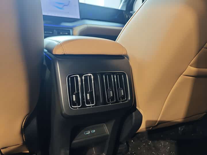 Фото 24 - BYD Song L DM-i Hybrid