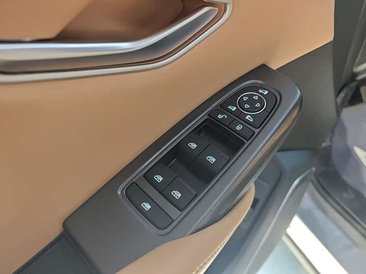 Фото 9 - BYD Song L DM-i Hybrid