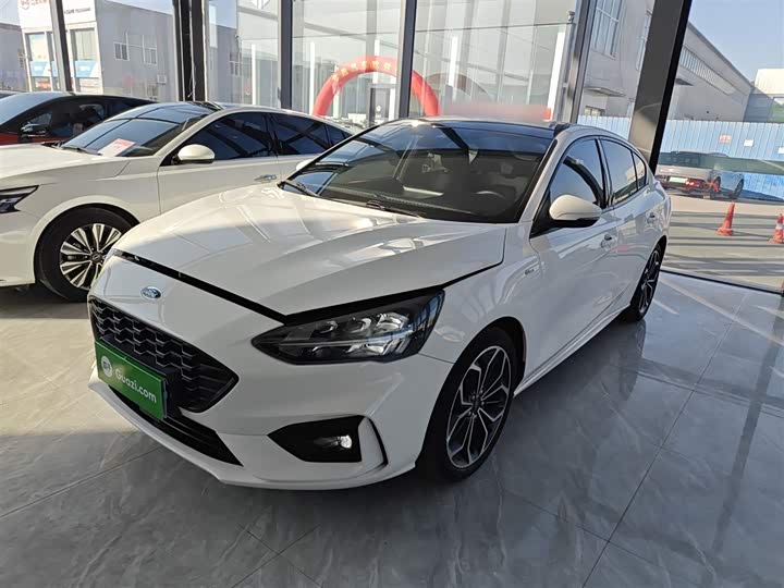 Фото 1 - Ford Focus