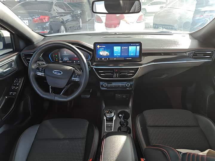 Фото 10 - Ford Focus