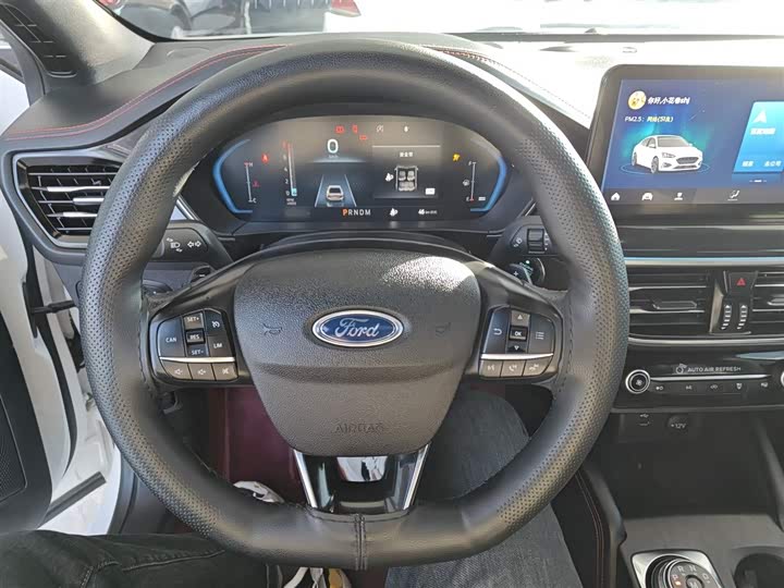 Фото 11 - Ford Focus