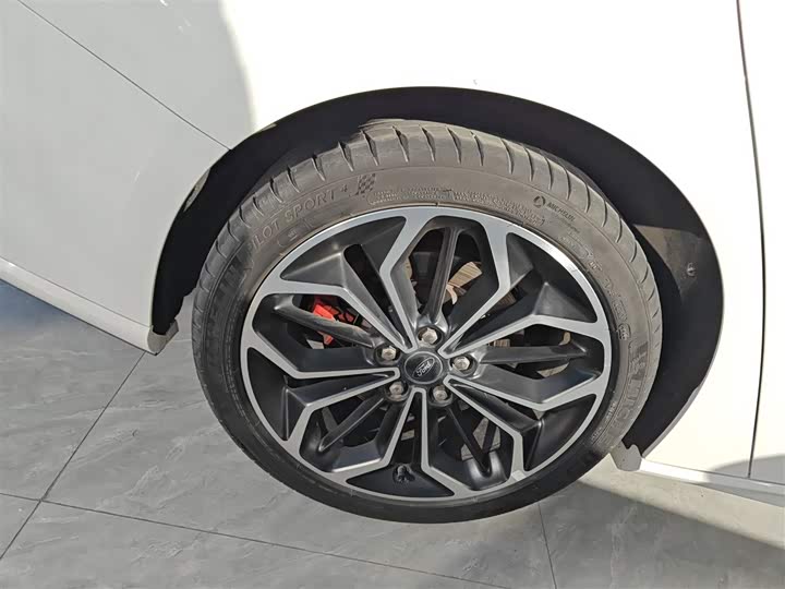 Фото 26 - Ford Focus