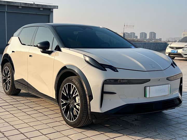 Фото 3 - Zeekr X