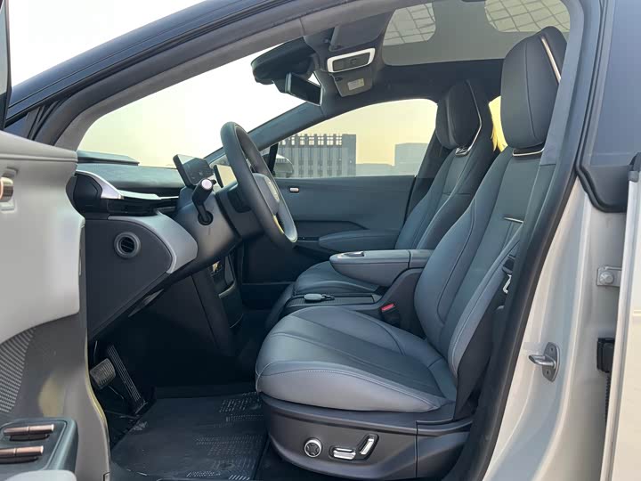 Фото 8 - Zeekr X