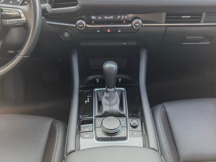 Фото 9 - Mazda 3 (Axela)