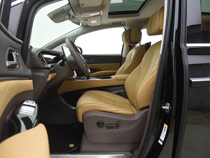 Фото 8 - Denza D9