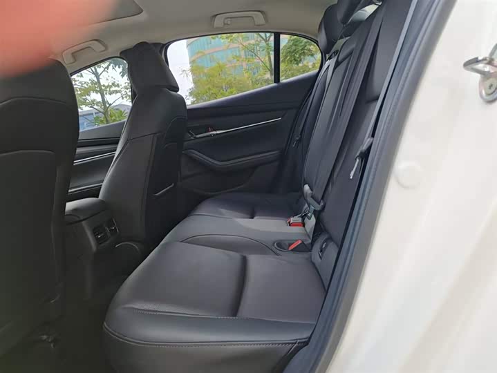 Фото 9 - Mazda 3 (Axela)