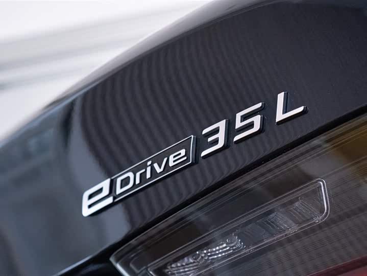 Фото 11 - BMW i3