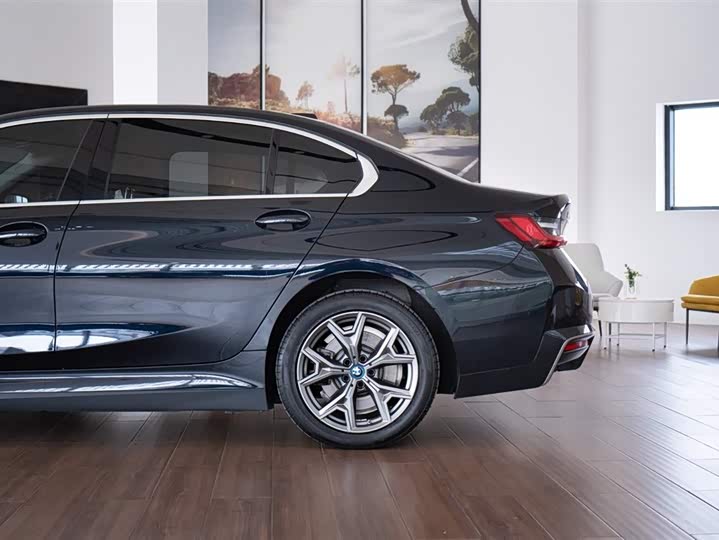 Фото 13 - BMW i3