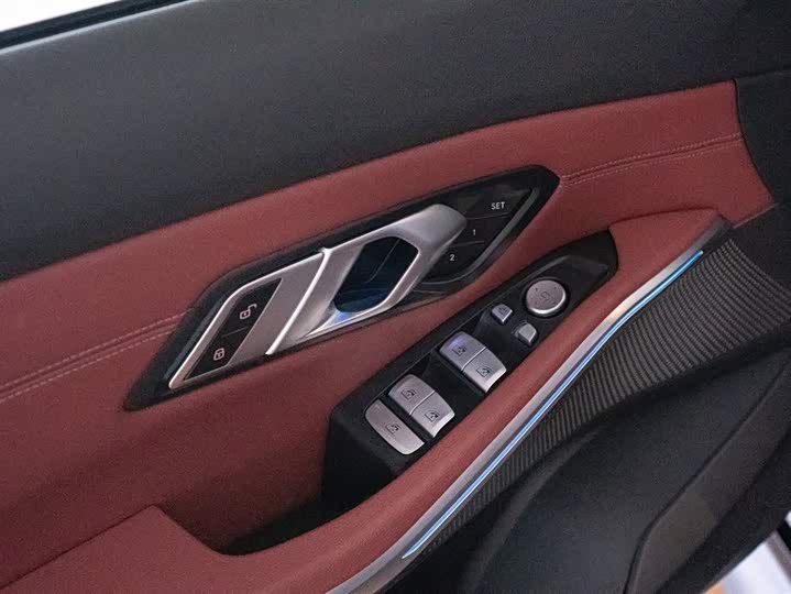 Фото 18 - BMW i3