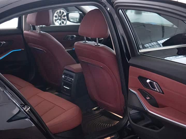 Фото 26 - BMW i3