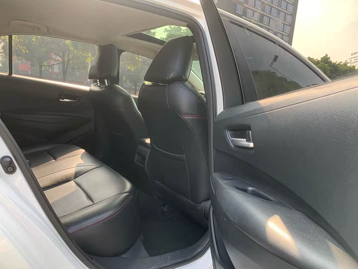 Фото 16 - Toyota Corolla