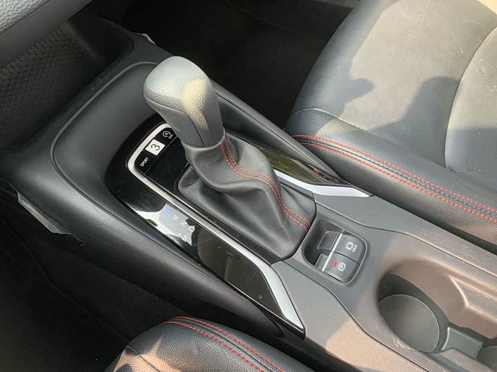 Фото 20 - Toyota Corolla