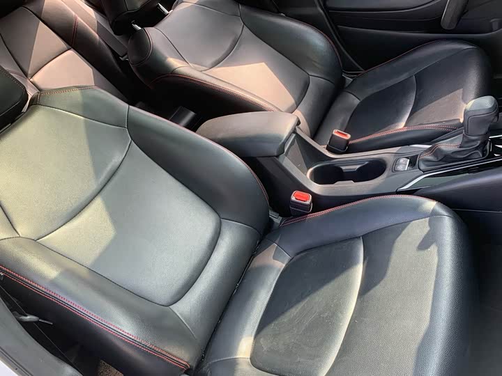 Фото 26 - Toyota Corolla