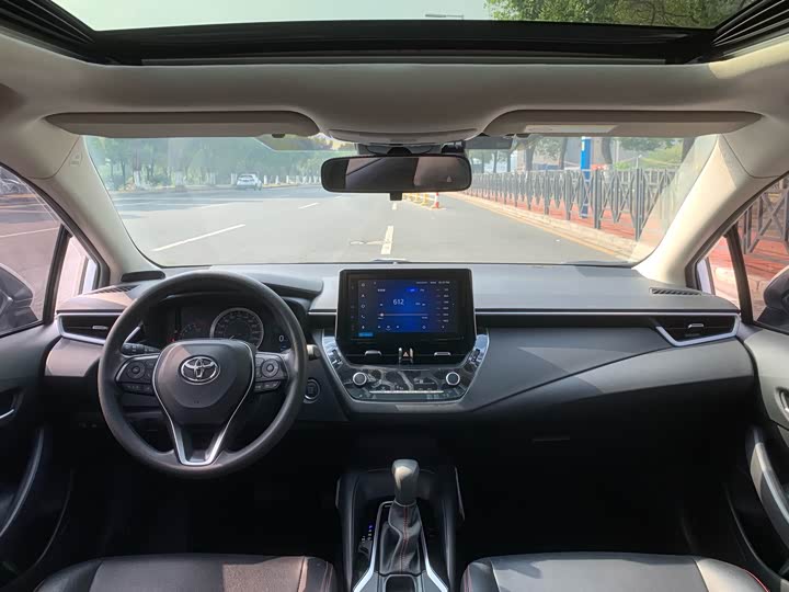 Фото 30 - Toyota Corolla