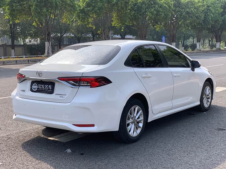 Фото 4 - Toyota Corolla