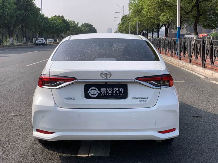 Фото 5 - Toyota Corolla