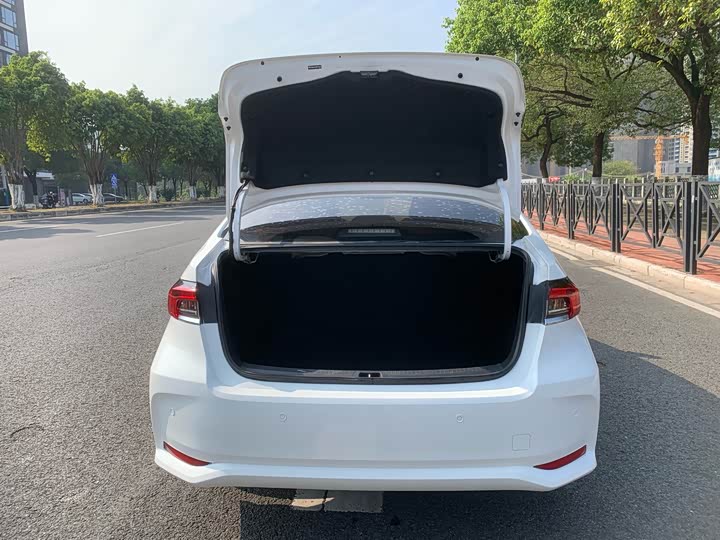 Фото 7 - Toyota Corolla