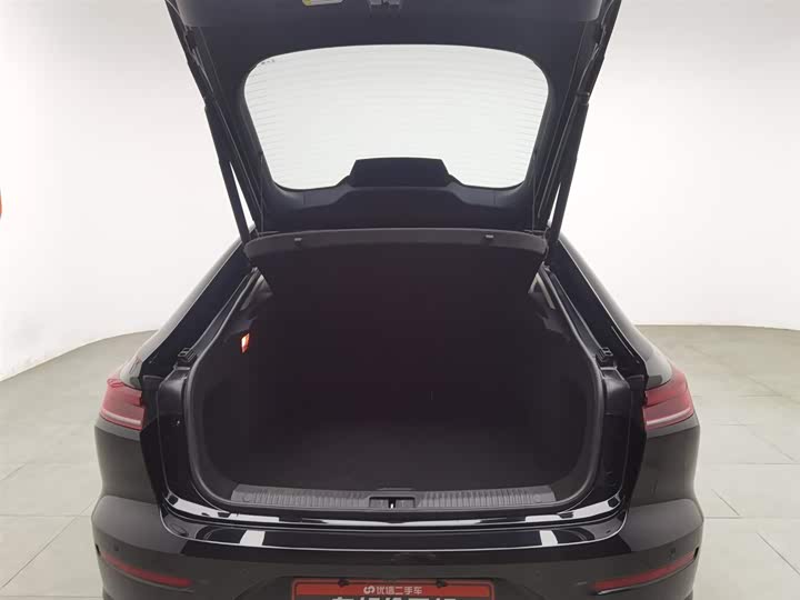 Фото 16 - Bestune B70