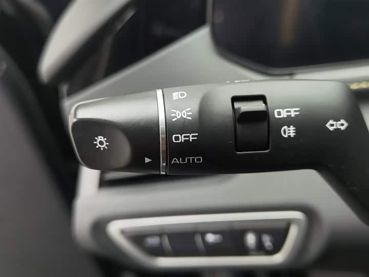 Фото 21 - Bestune B70