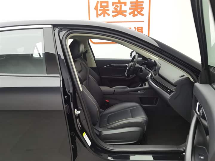 Фото 23 - Bestune B70