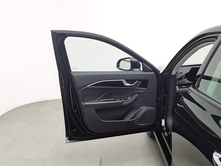 Фото 8 - Bestune B70