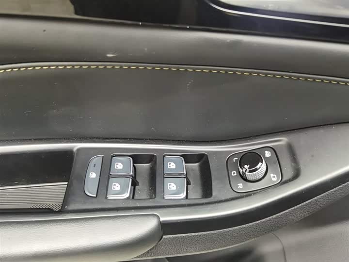 Фото 9 - Bestune B70