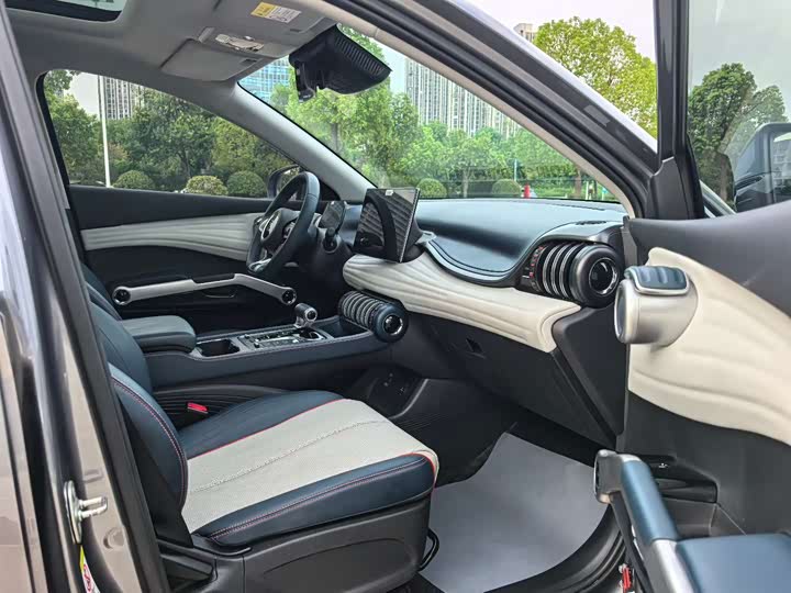 Фото 7 - BYD Yuan Plus