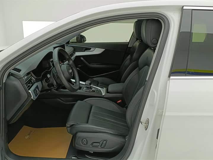 Фото 9 - Audi A4L