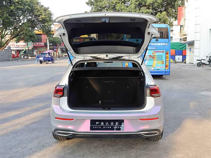 Фото 15 - Volkswagen Golf