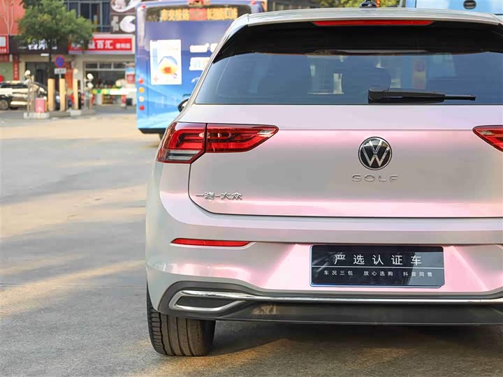 Фото 23 - Volkswagen Golf