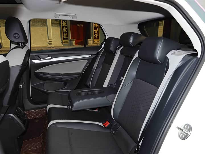 Фото 26 - Volkswagen Golf