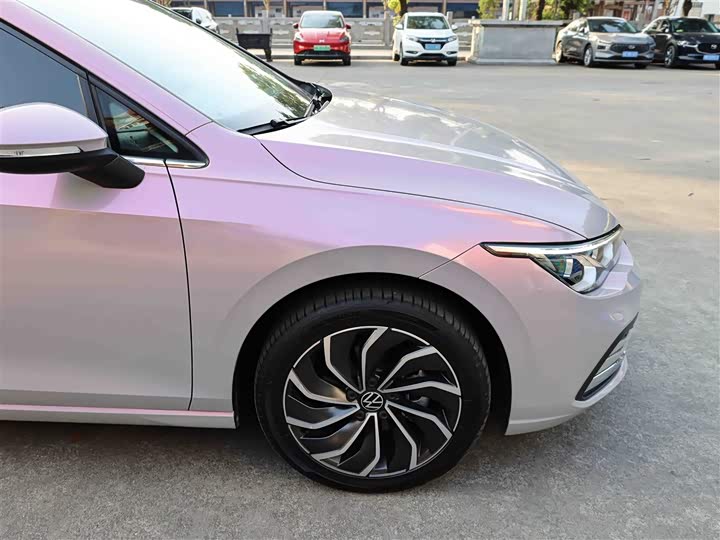 Фото 30 - Volkswagen Golf