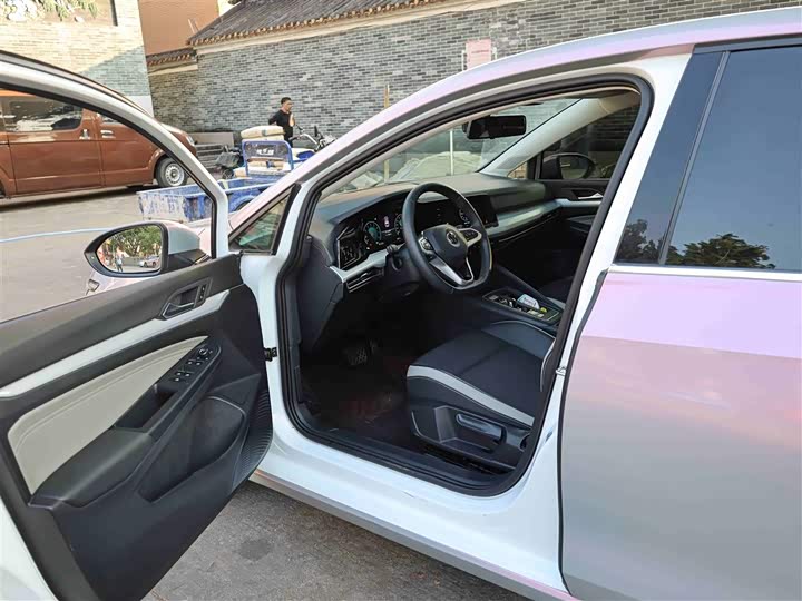 Фото 4 - Volkswagen Golf