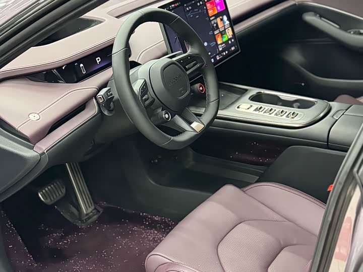 Фото 4 - Xiaomi SU7