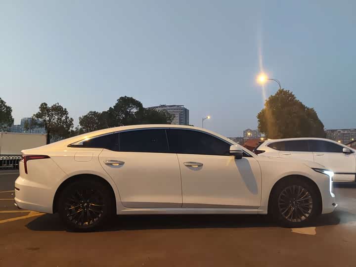 Фото 4 - Bestune B70