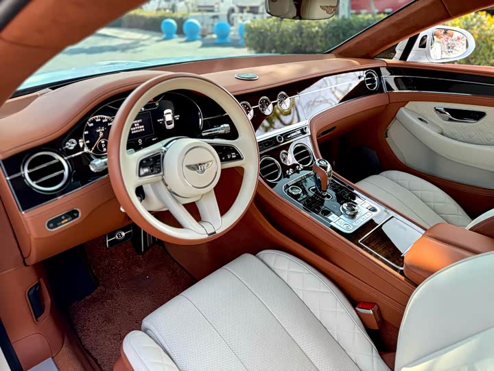 Фото 5 - Bentley Continental GT