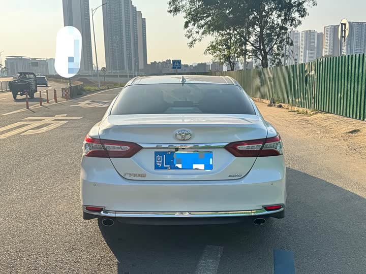 Фото 7 - Toyota Camry